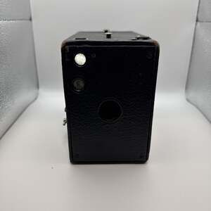 Vintage Kodak No. 2A Brownie Model B Box Camera